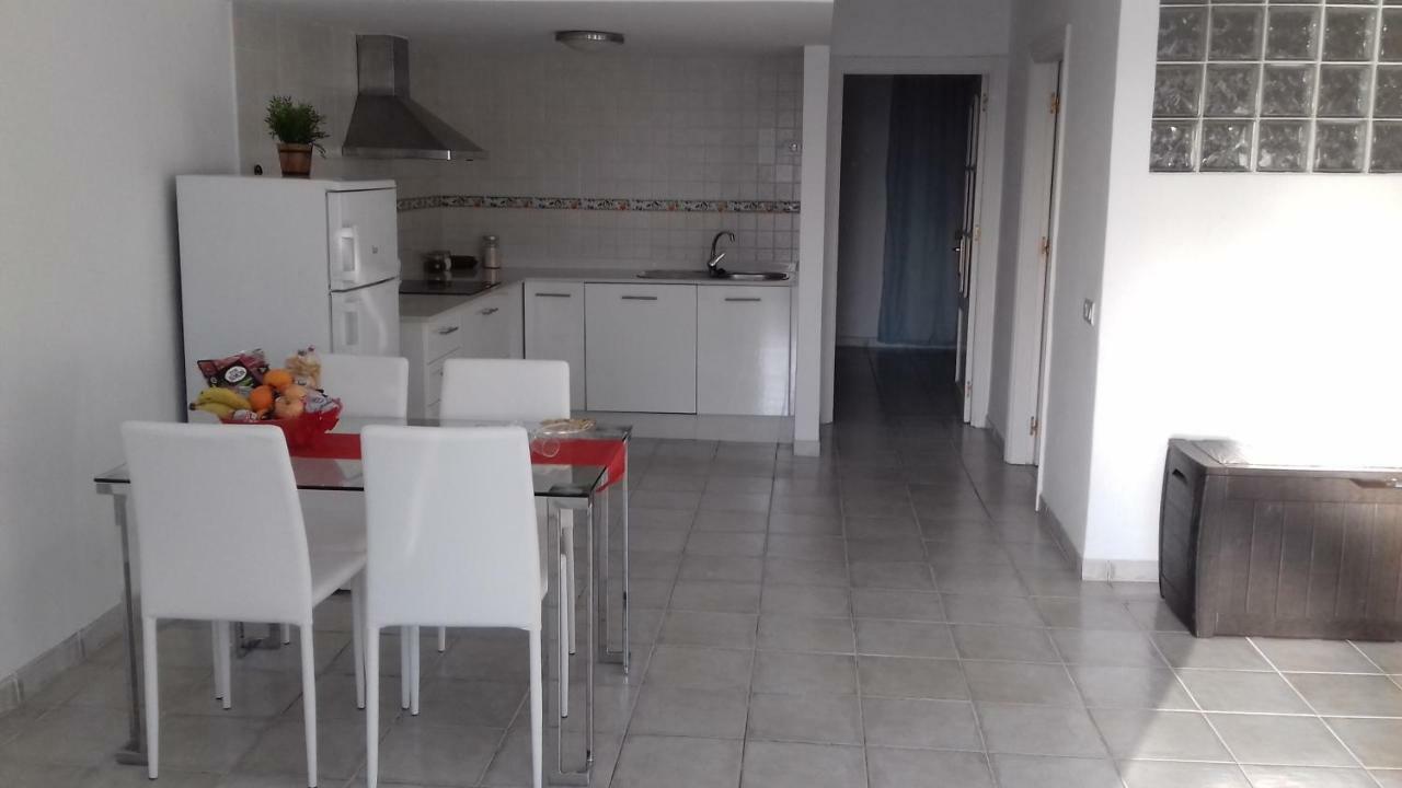 Isabel3 Apartment Tias Bagian luar foto